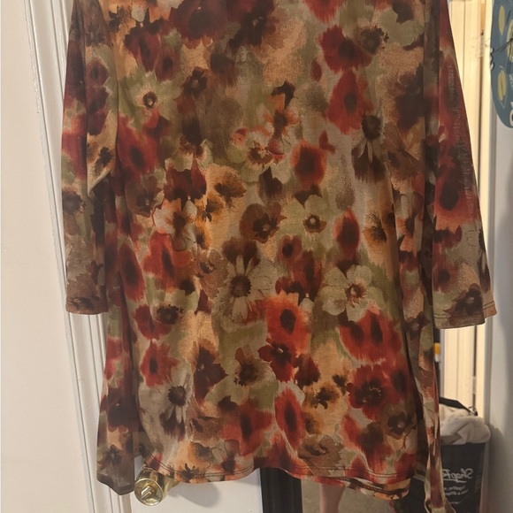 SML Sport fall Floral Women's Top - Picture 3 of 3